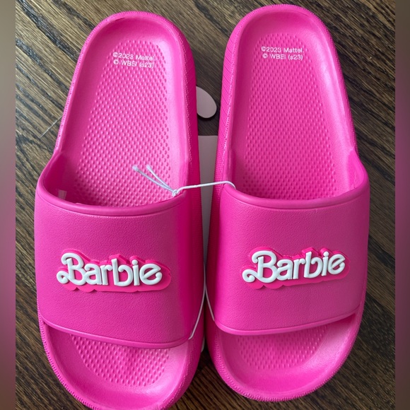 BARBIE The Movie Pink Barbie Logo Slides/ Sandals Exclusive Merchandise NWT - Picture 3 of 6
